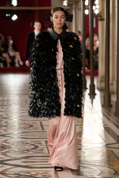 Look 24